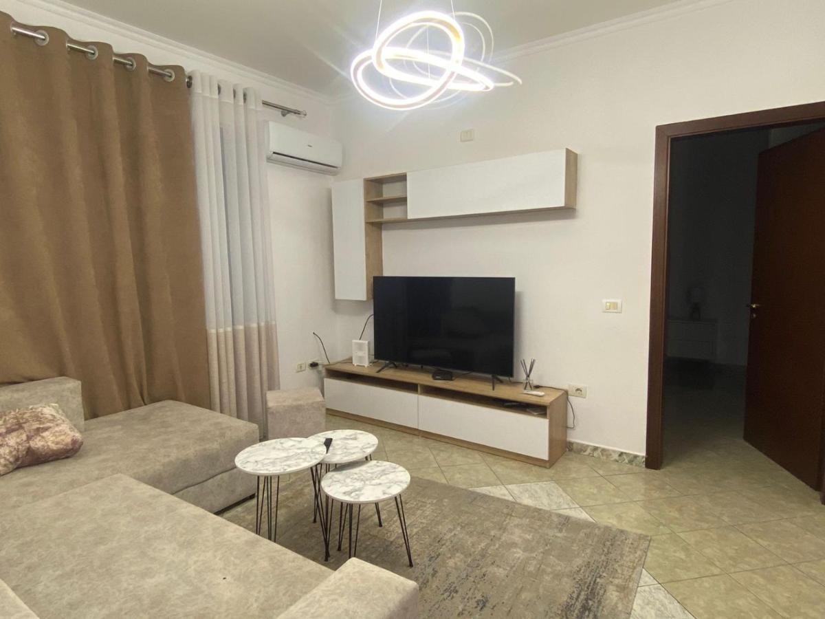 Guest House Open Room Durrës Esterno foto
