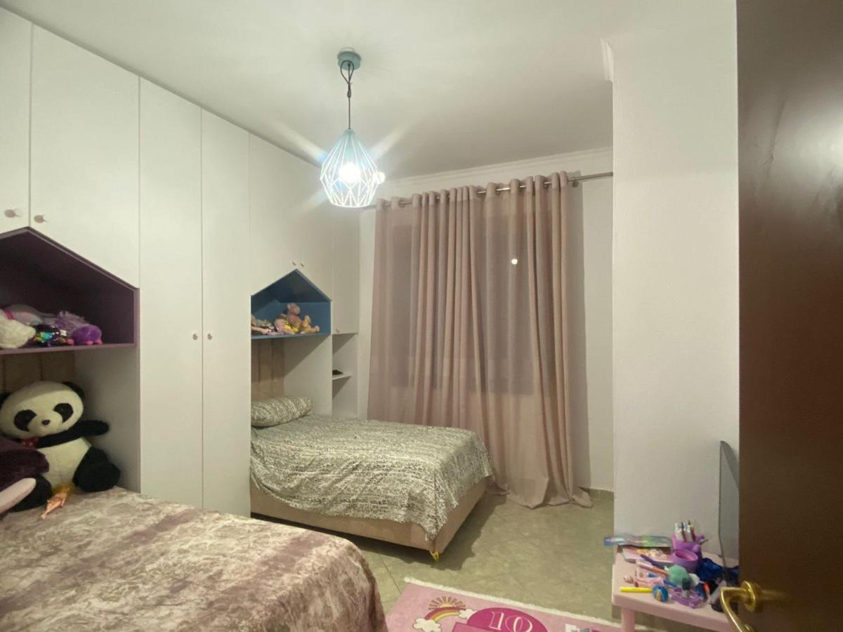 Guest House Open Room Durrës Esterno foto