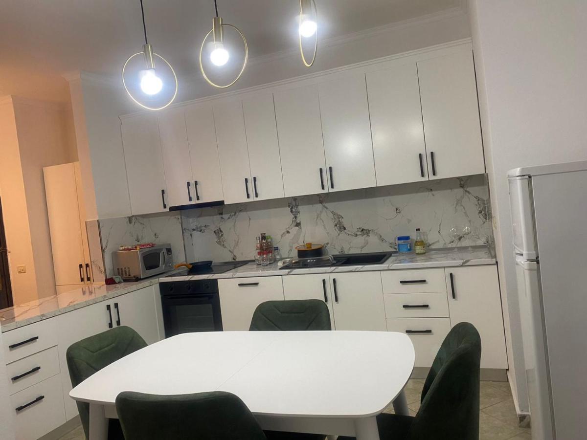 Guest House Open Room Durrës Esterno foto